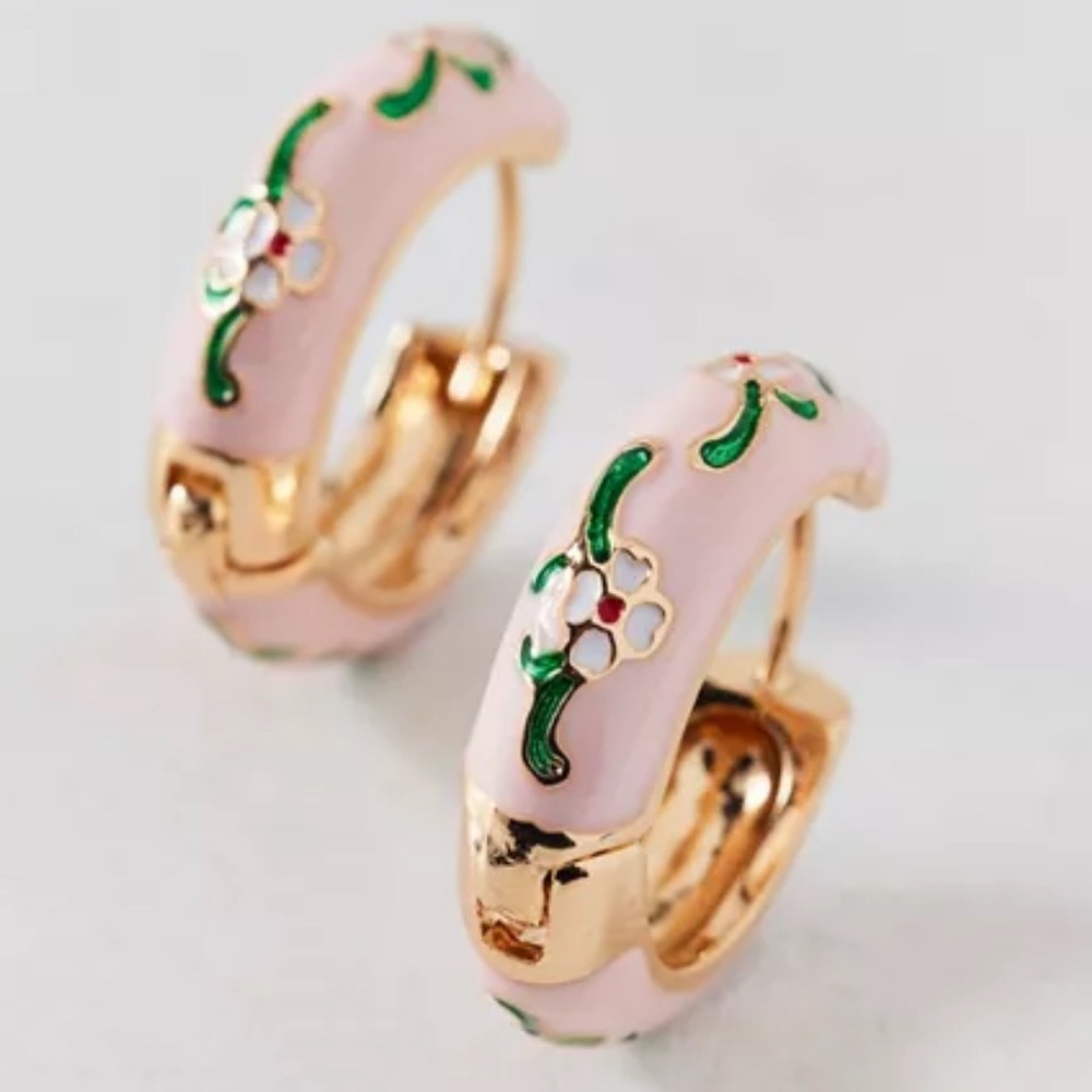 Chic Gold Plated Floral Pink Hoop Earrings. New. - Picture 5 of 9